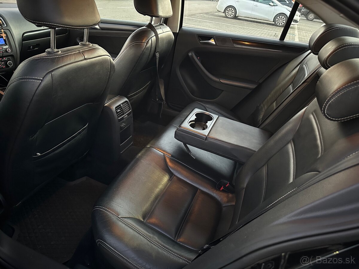 Volkswagen Jetta - 7