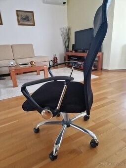 Malo pouzivana kancelarska stolicka. - 7