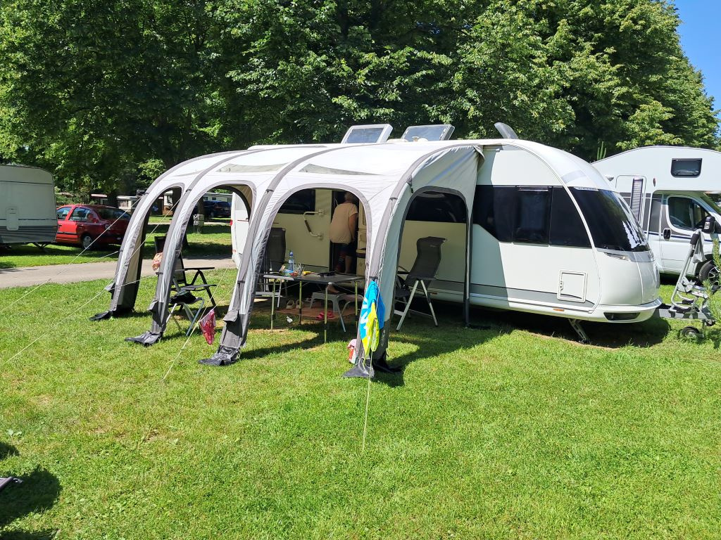 Hobby Premium 560 CFE r.v.2014 ,solár,mover,klima - 7