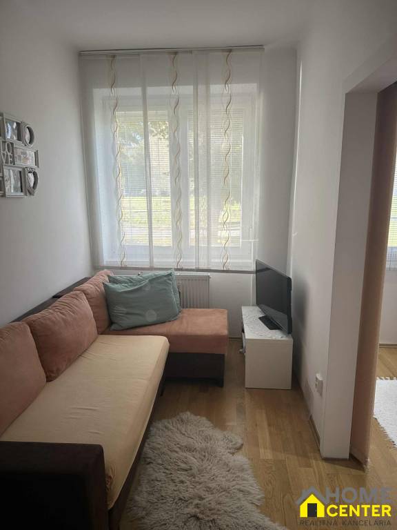 PREDAJ : 2,5 izbový tehlový byt, ul. Železničná, Komárno - 7