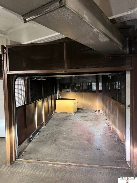 Garaz na Nivách (Liptovská ul.), vstup na ďiaľkové ovl.cena - 7