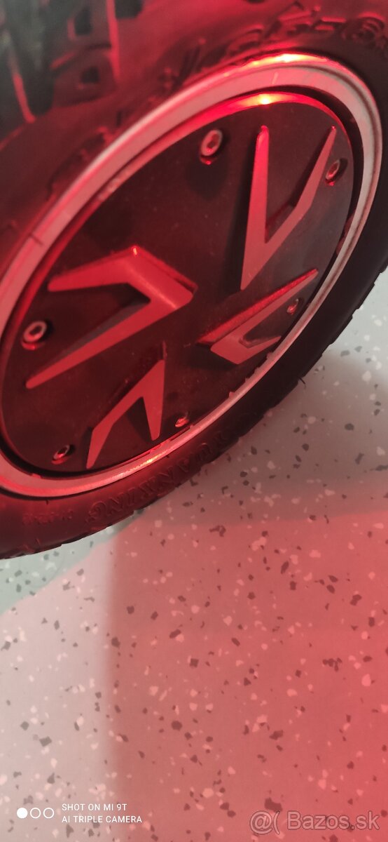 Predám výkonnú dvojmotorovú celoodpruženú elektrokolobežku - 7