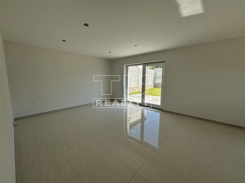 EXKLUZÍVNE IBA U NÁS MODERNÝ 4-IZBOVÝ RODINNÝ DOM DEŽERICE - 7