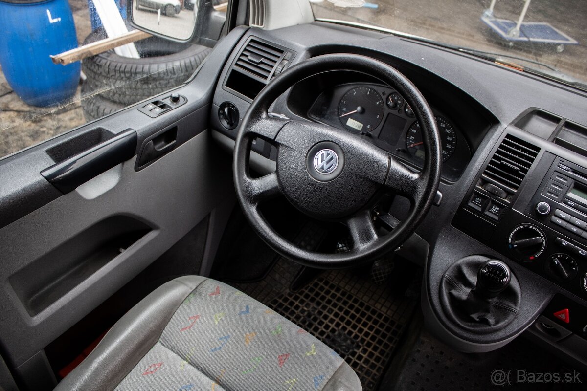 Volkswagen Transporter T5 Shuttle 2.5TDI 96kW 7-miestne - 7