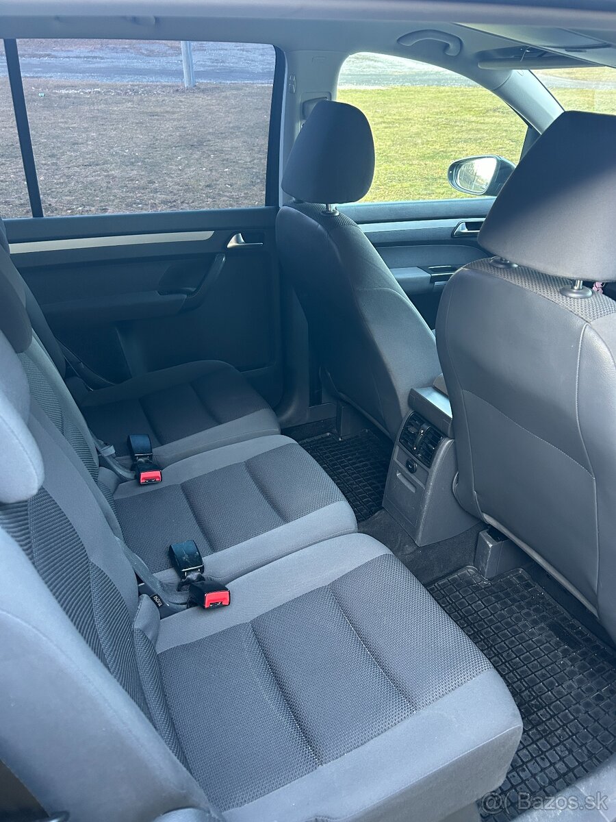 Volkswagen Touran 1.6 TDi 77kw - 7