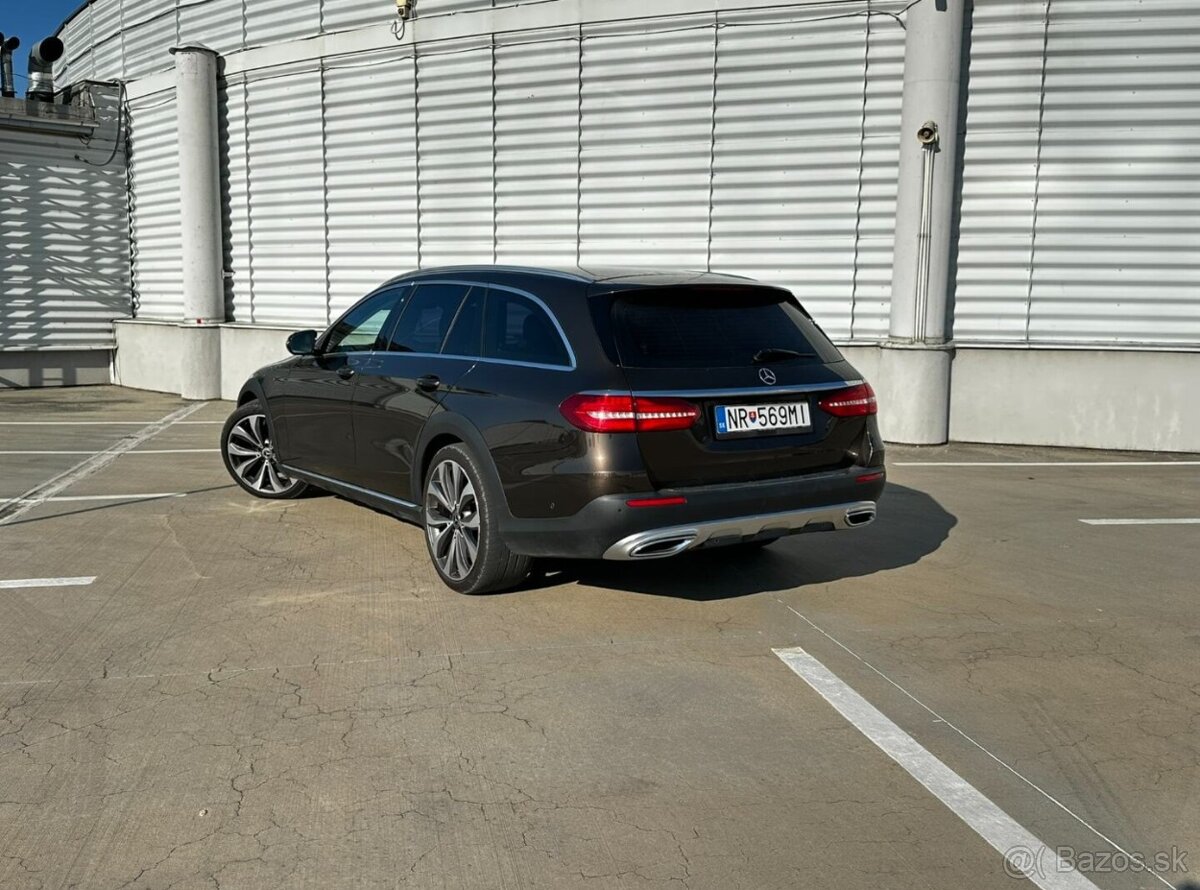 Mercedes-Benz E 220 d 4MATIC AllTerrain - 7