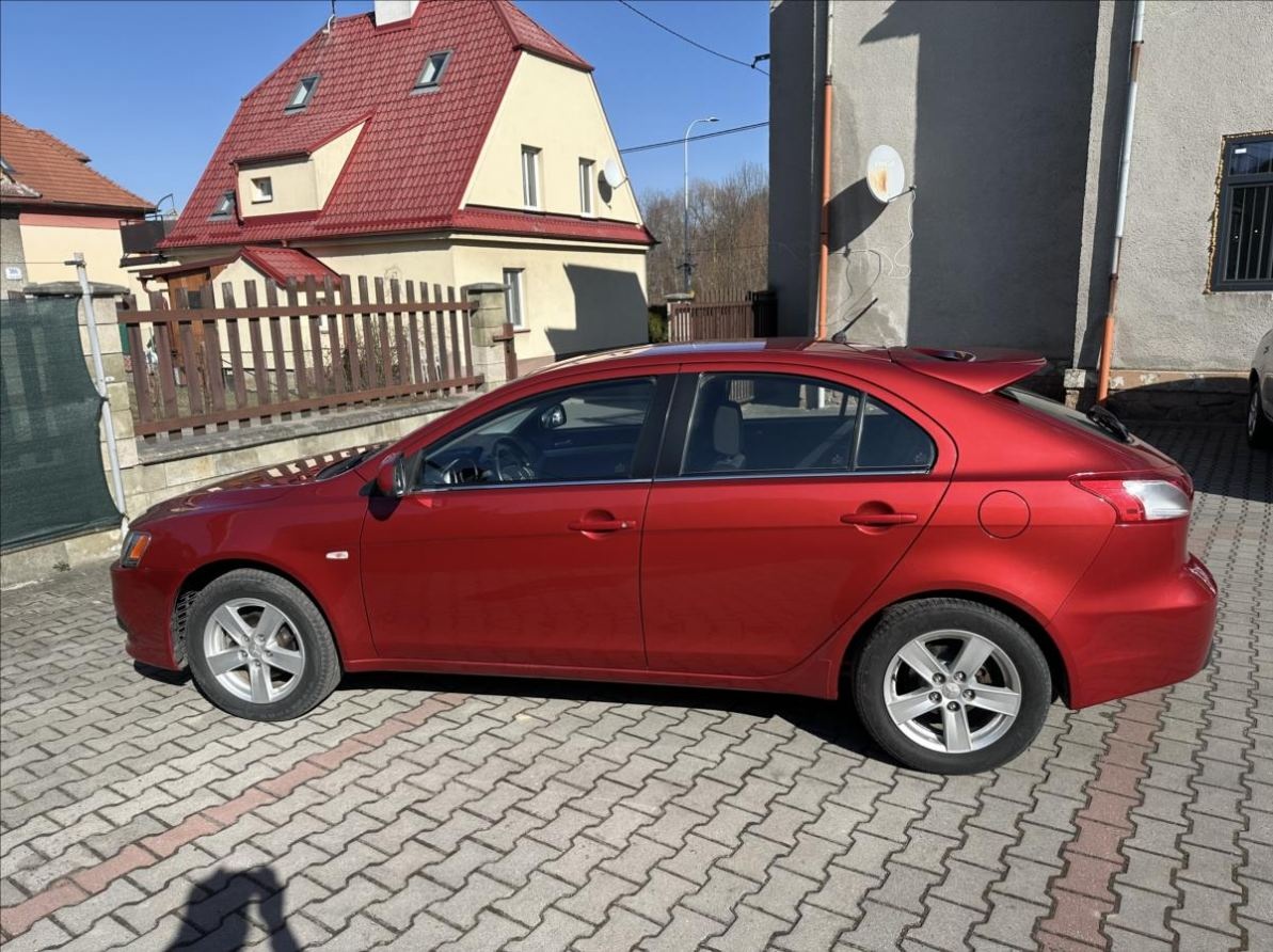 Prodám Mitsubishi Lancer 1.8 105kW 2009 119755km - 7