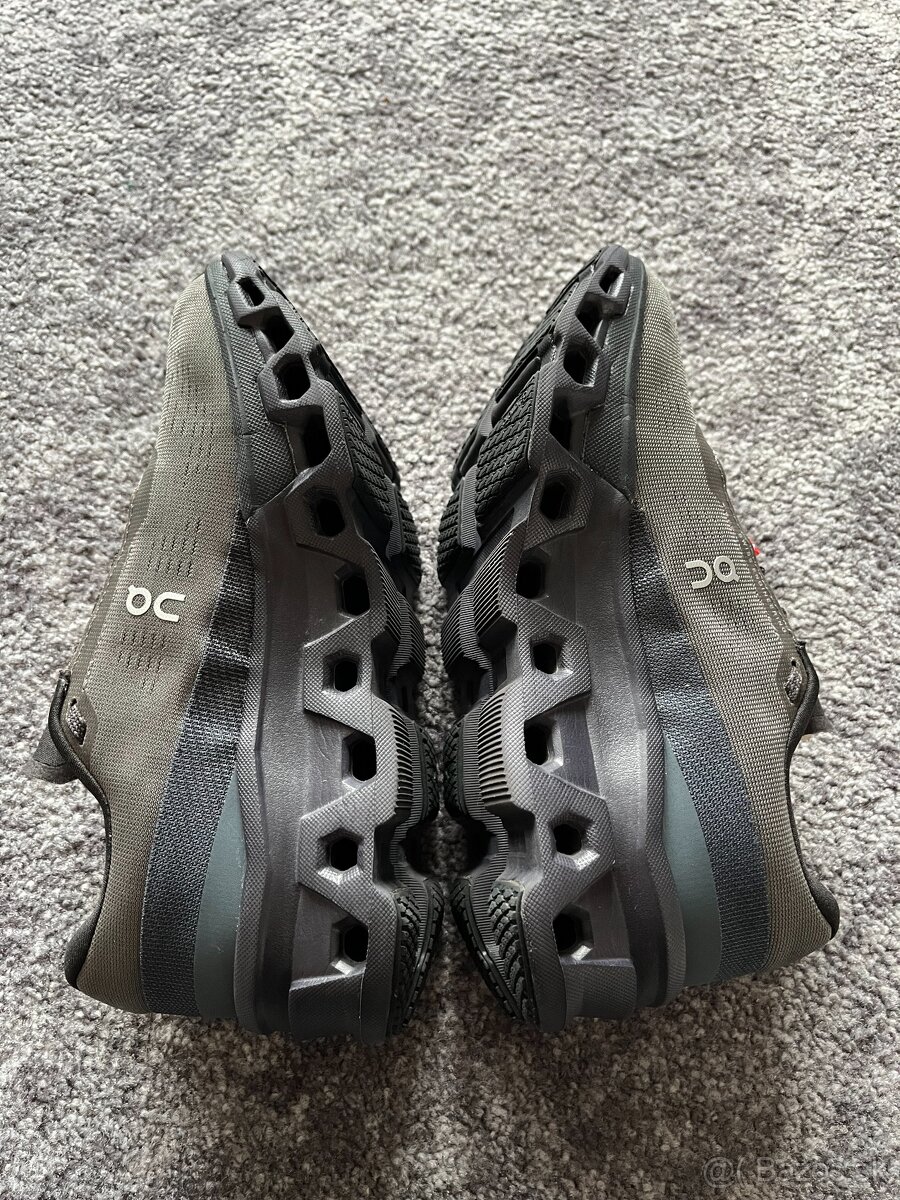 On Running, model Cloudmonster, velikost 37,5 šedé - 7
