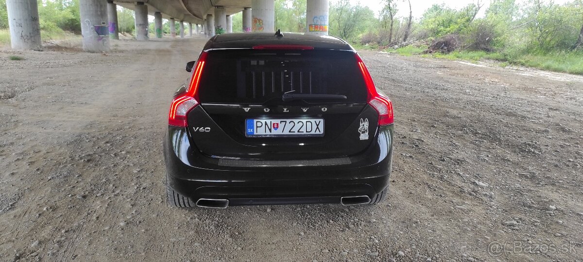 Volvo V60 D4 2.0L Drive-E Base Geartronic 133kW181HP A8 - 7
