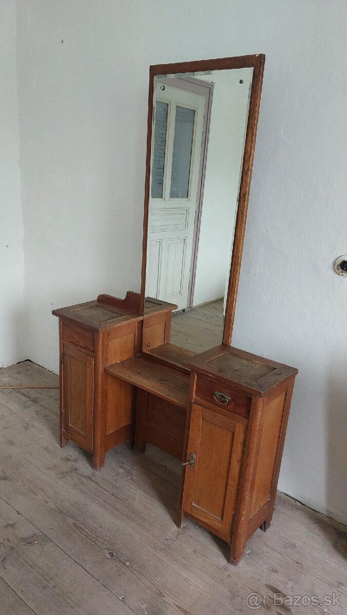 Starý toaletný stolík - 7