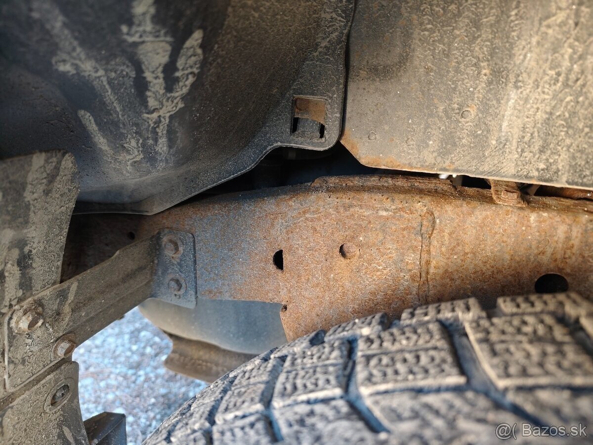 Nissan Terrano 3.0 - 7