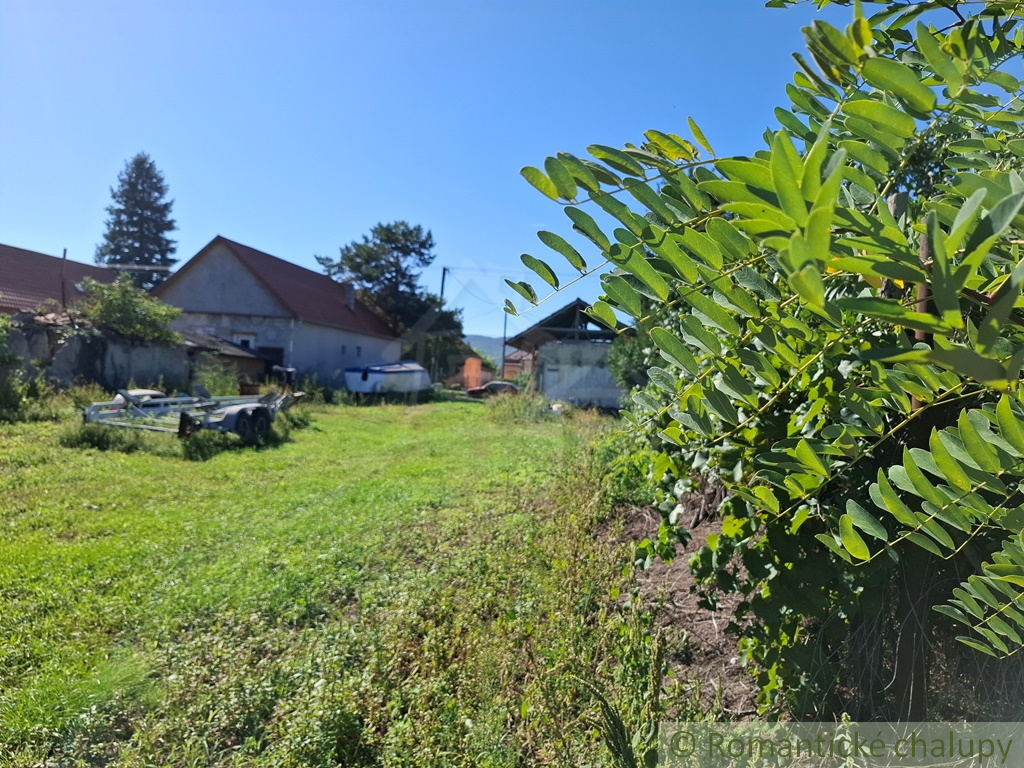 Pozemok s pôvodným domom na výstavbu rodinného domu v podu - 7