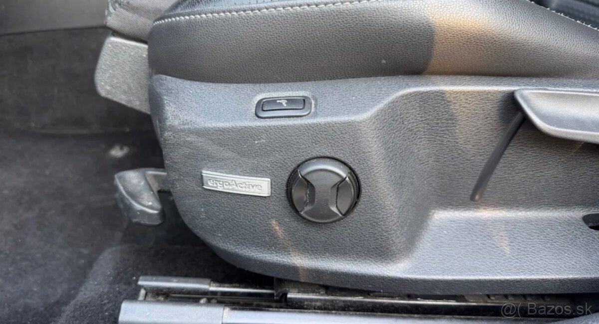 Volkswagen Golf 1.6Tdí,DSG - 7