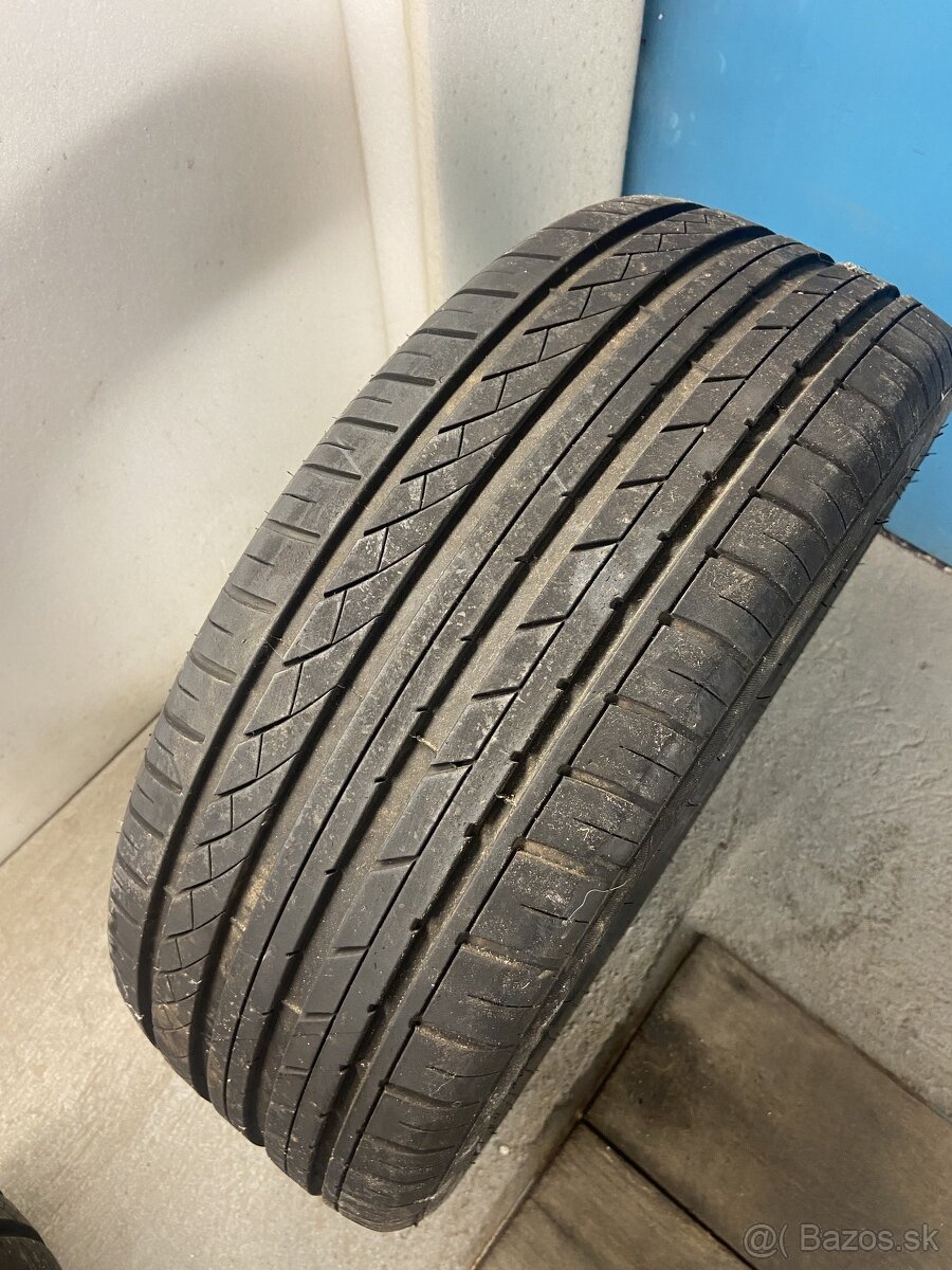 Letné pneu 215/55 r17 - 7