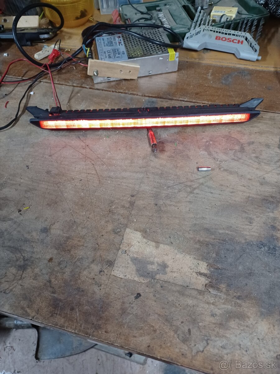 Prídavné brzdové svetlo na passat b5.5 - 7