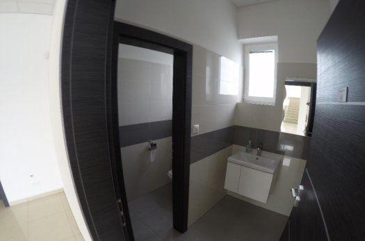 4 kancelárie v modernom objekte pri Nitre - 7