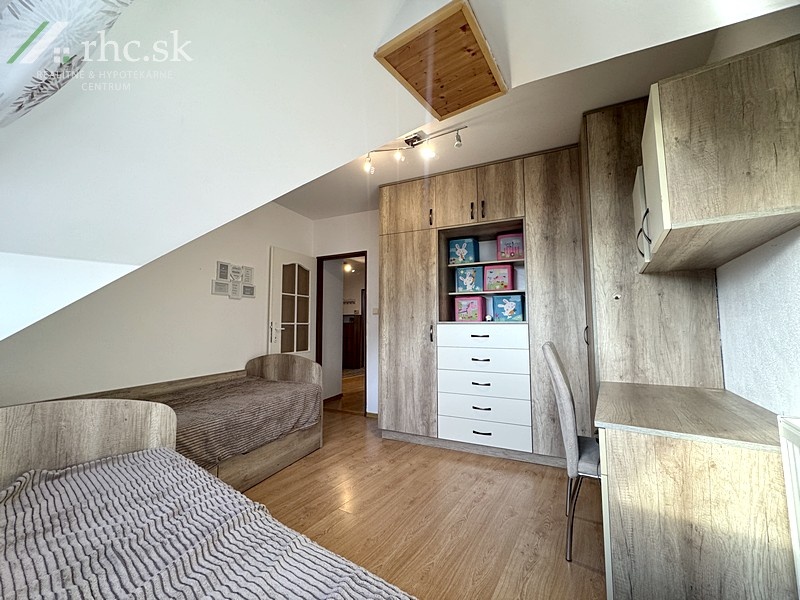 PODKROVNÝ 3-IZBOVÝ BYT S NÍZKYMI NÁKLADMI NA BÝVANIE - ŠPORT - 7
