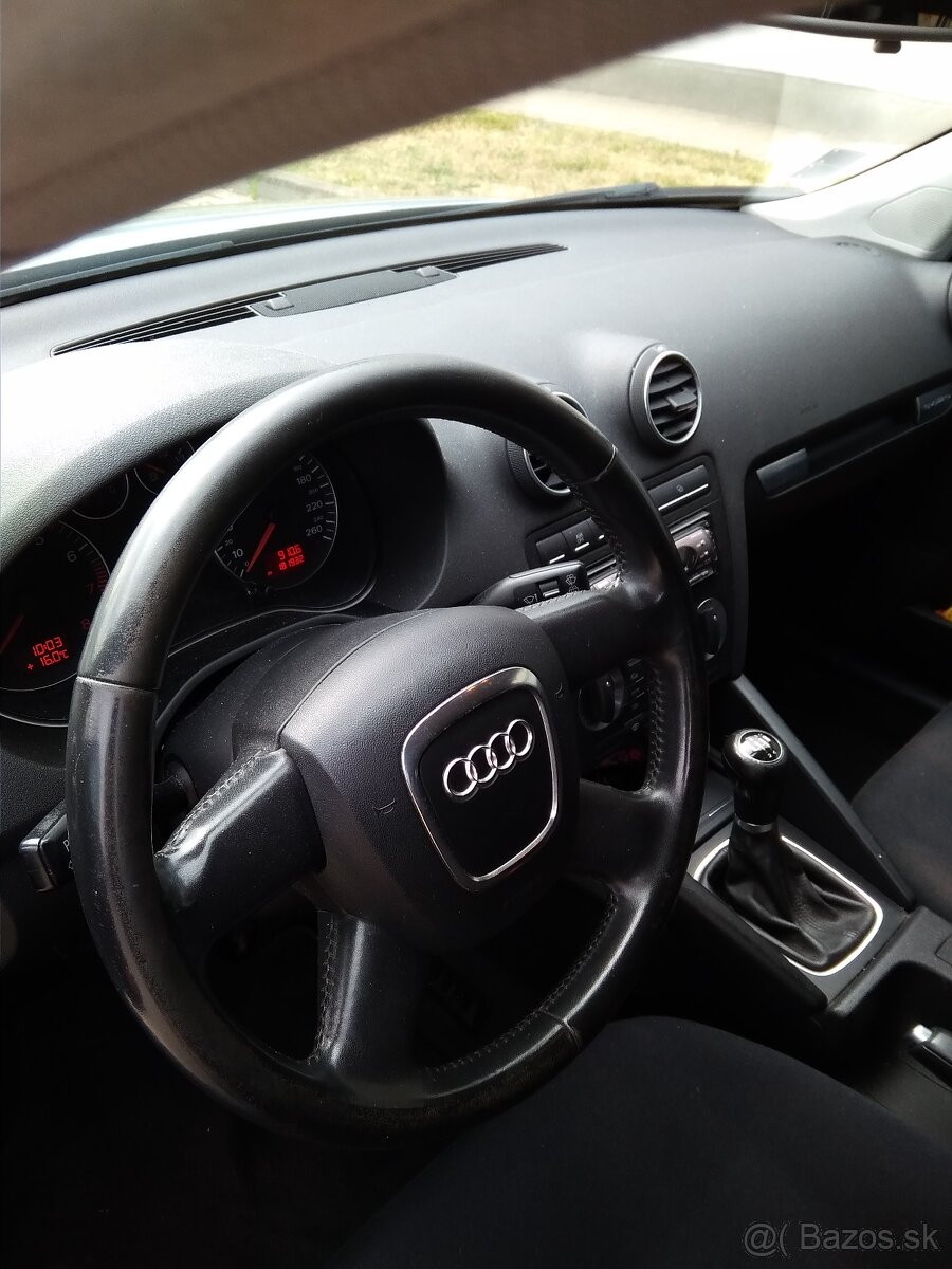 Audi A3 1.6 bezín - 7
