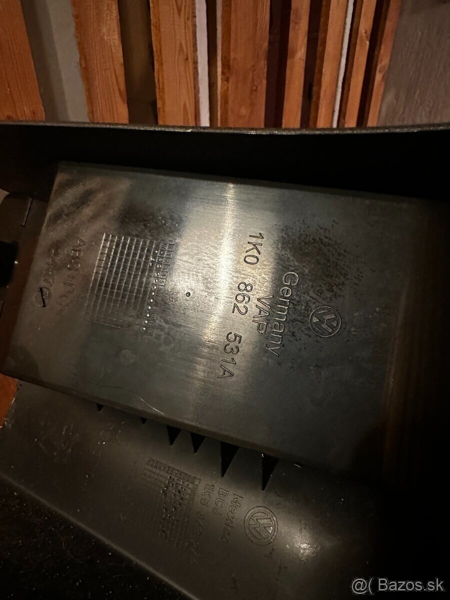 plasty z interieru VW golf 5 combi 2009 - 7