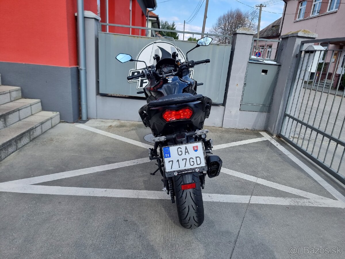 Kawasaki Versys 1100 - 7