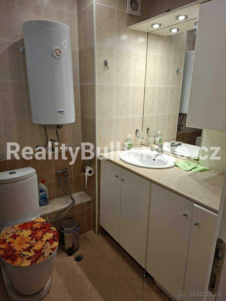 Prostorný apartmán 2+kk s výhledem na bazén 250m od pláže - 7