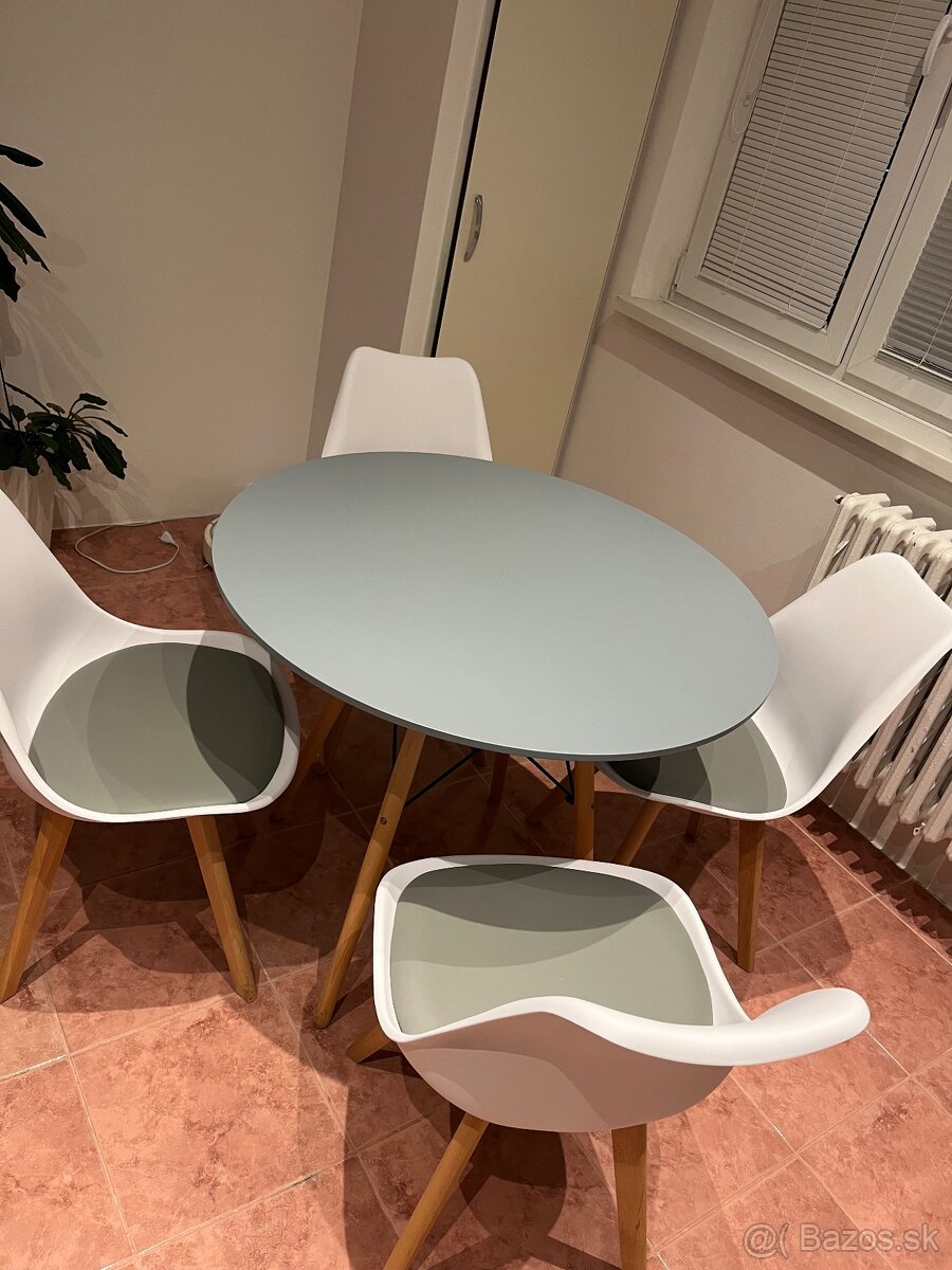 Kuchynsky stol a 4 stolicky - 7