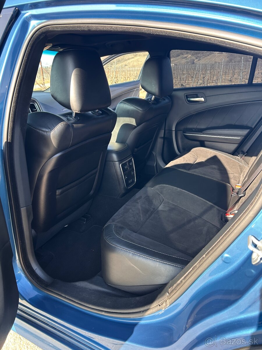 Dodge Charger 6,4 HEMI - 7