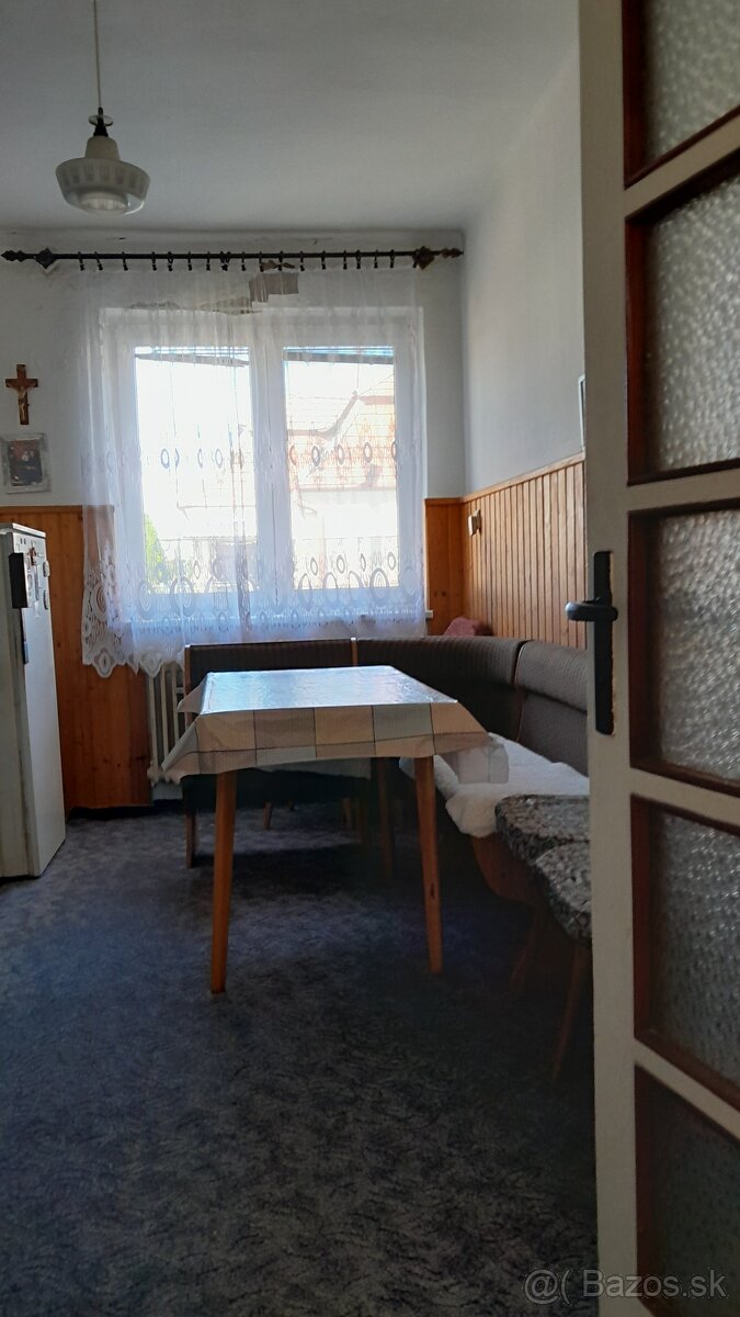 Na predaj priestranný 4-izbový rodinný dom - 7