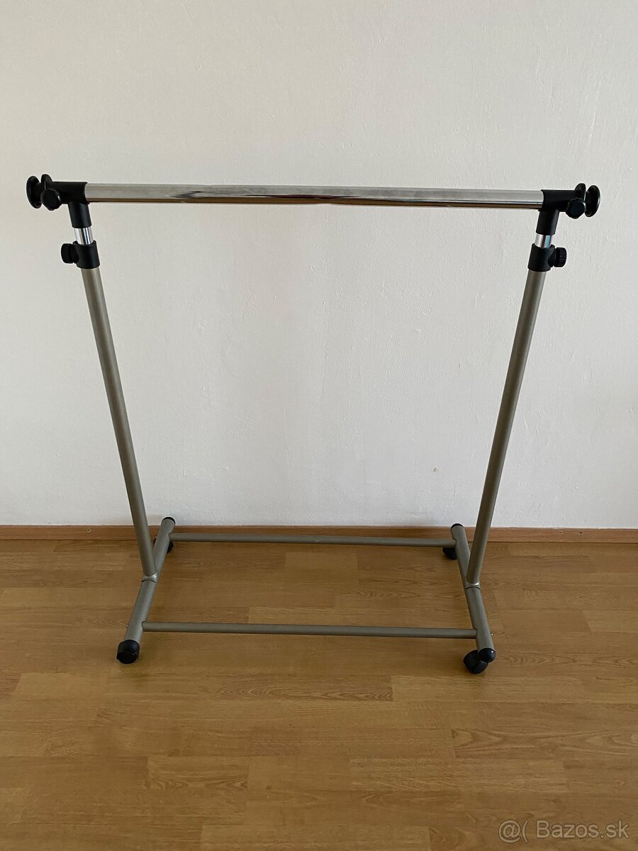 Vešiak nemý sluha - 7