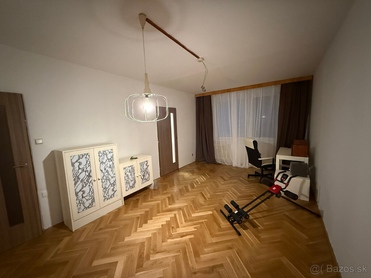 Veľký 2-izbový byt na prenájom - 7