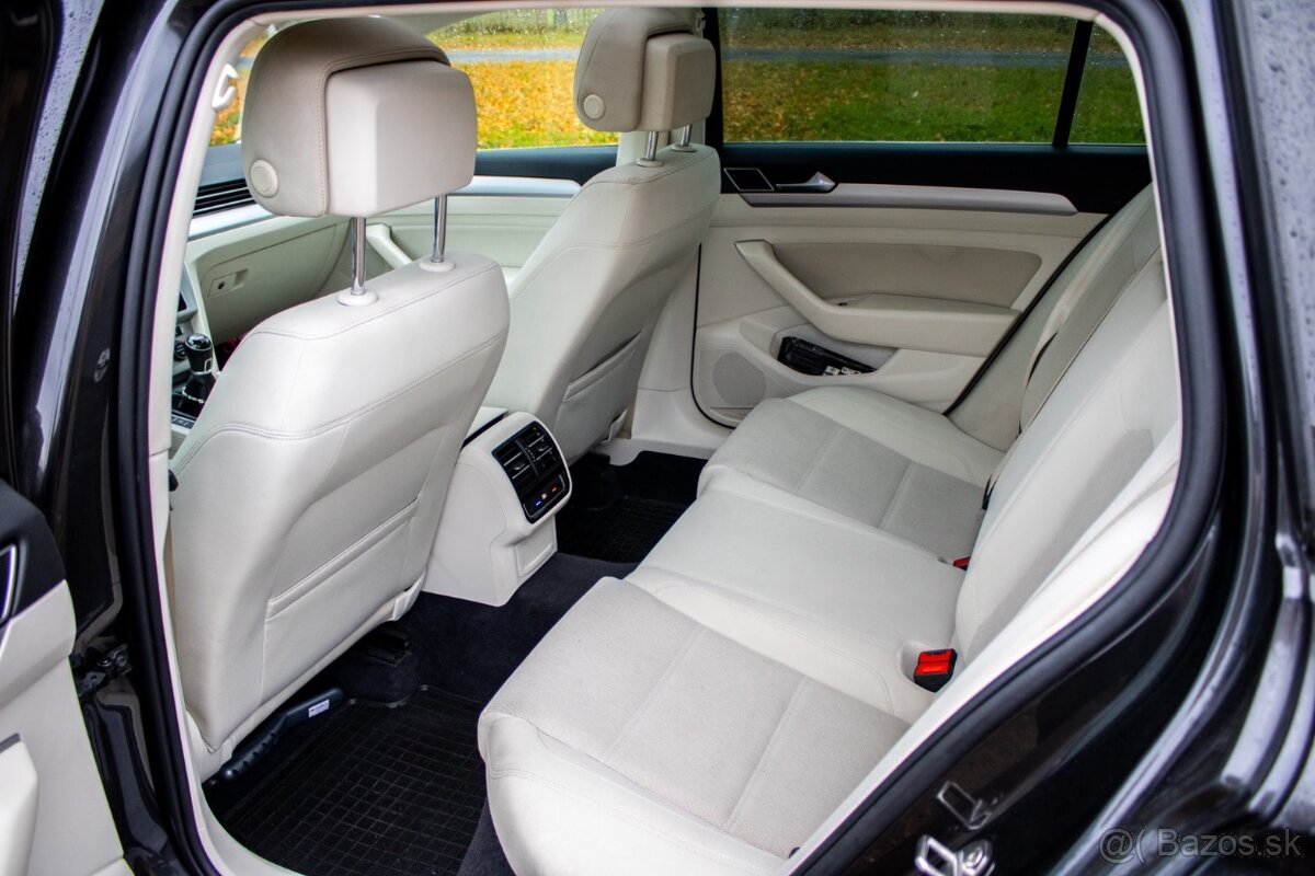 Volkswagen Passat Variant 1.6 - 7