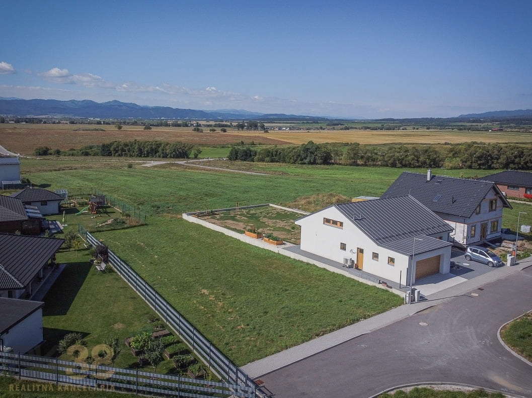 Stavebný pozemok s kompletnými sieťami v krásnej lokalite - 7