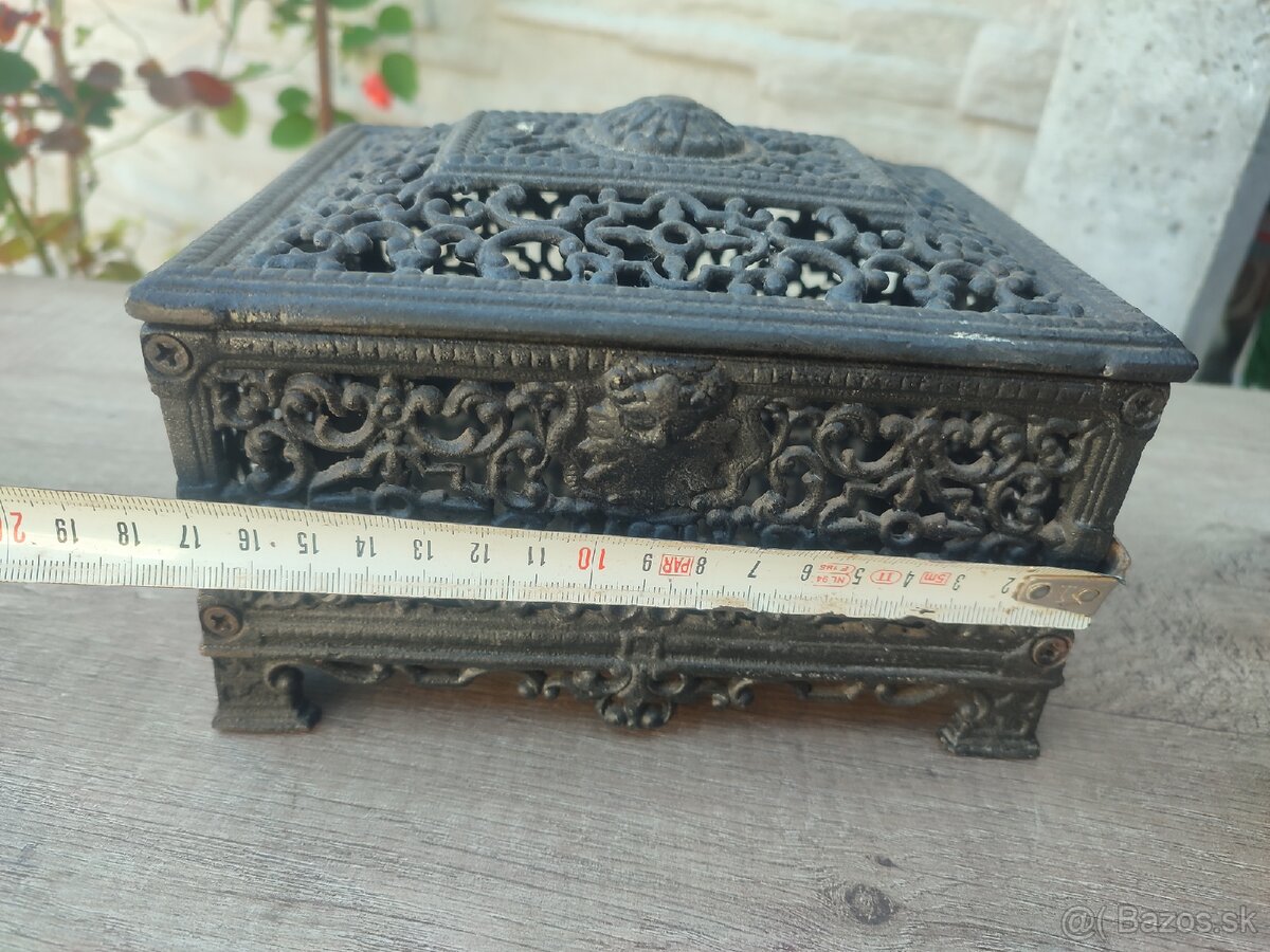Krásná kovová truhlica 85€ - 7