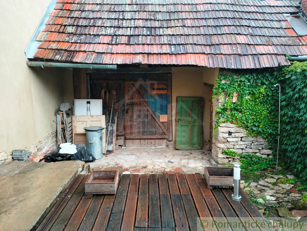 Vidiecka dvojpodlažná chalupa v katastri obce Lubina na pr - 7