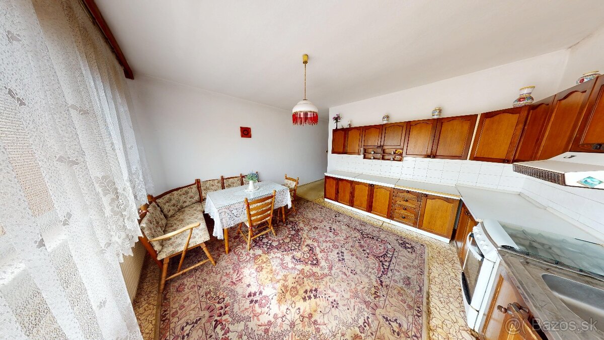 Priestranný rodinný dom – Mýtna Nová Ves - 7