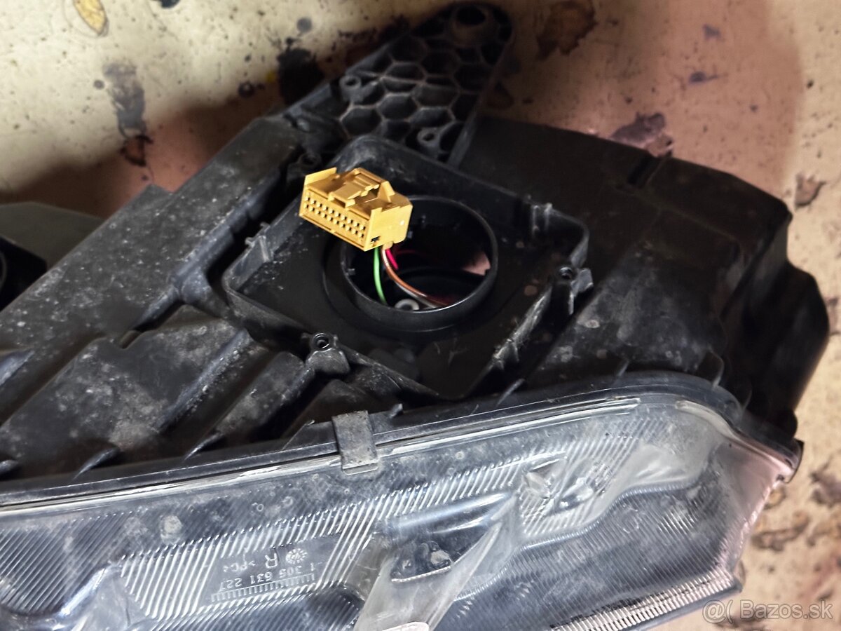 Predné svetlá octavia 3 xenon - 7