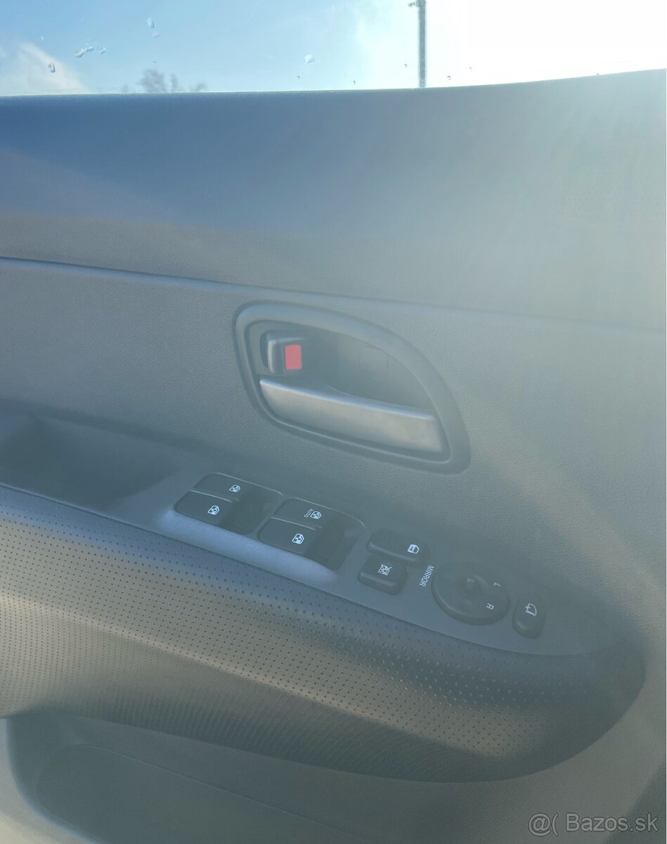 KIA CARENS 2.0D AUTOMAT - 7