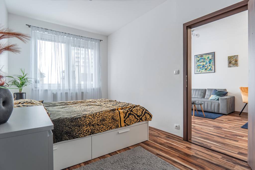 Exkluzívny 2-izb byt na prenájom – Ružinov, (Jégého Alej) s - 7