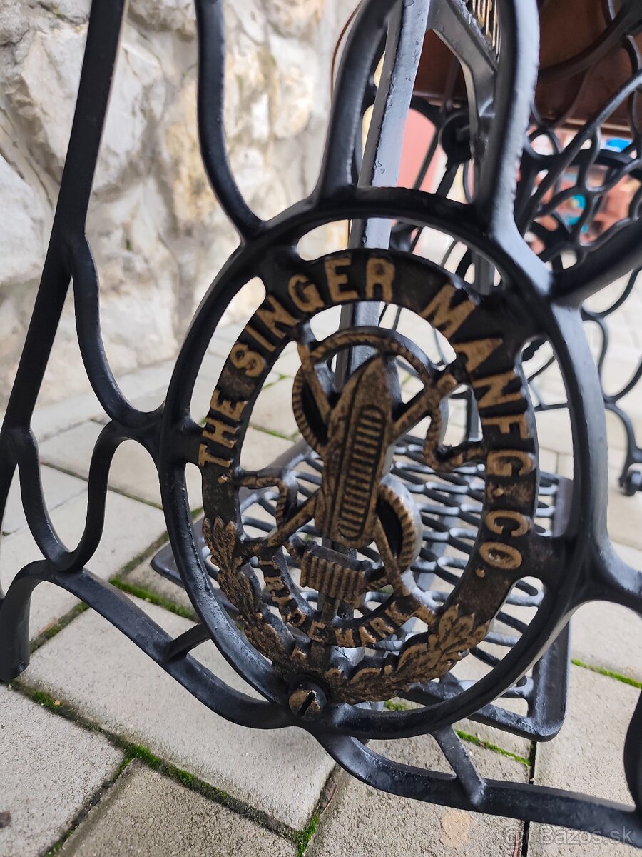 Šijací stroj Singer - 7 zásuvkový - 7