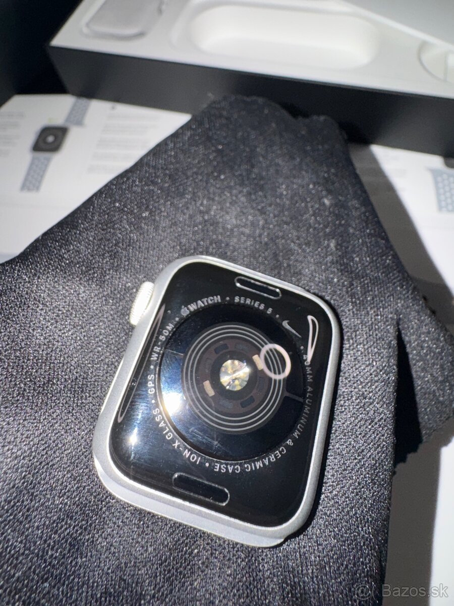 Apple Watch Series 5 Nike - 7