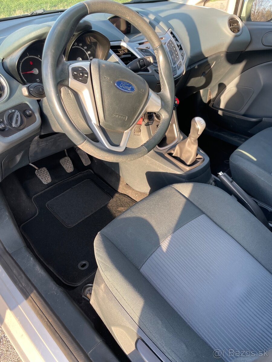 Ford fiesta - 7
