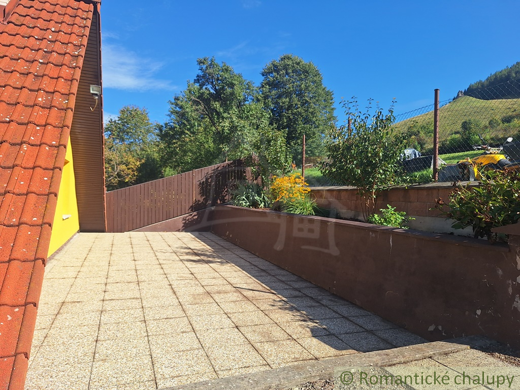 Dom pre 4-člennú rodinu, s pracovňou, v mestskej časti Ruž - 7