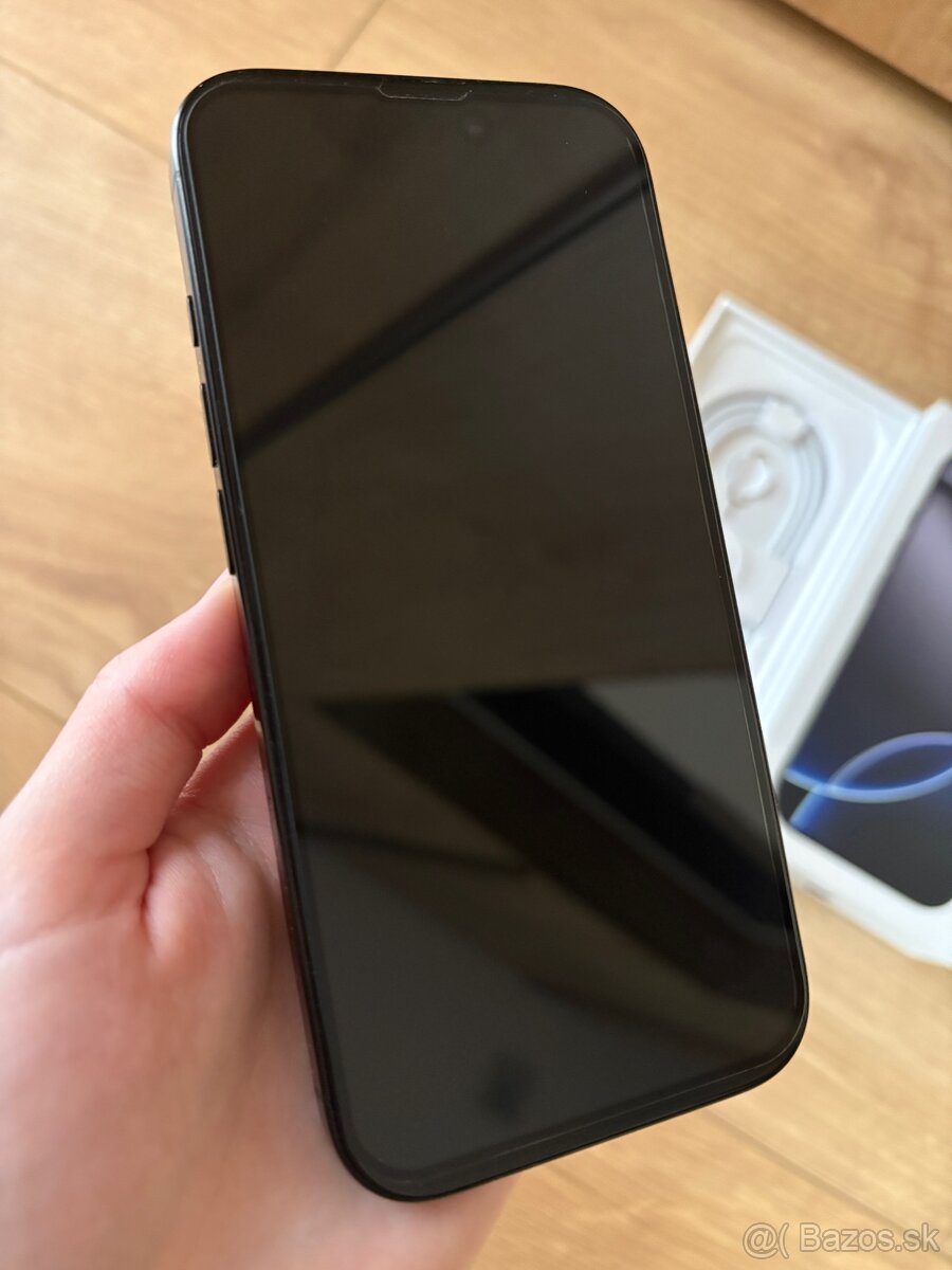 iPhone 16 Pro 256GB Black Titanium - 7