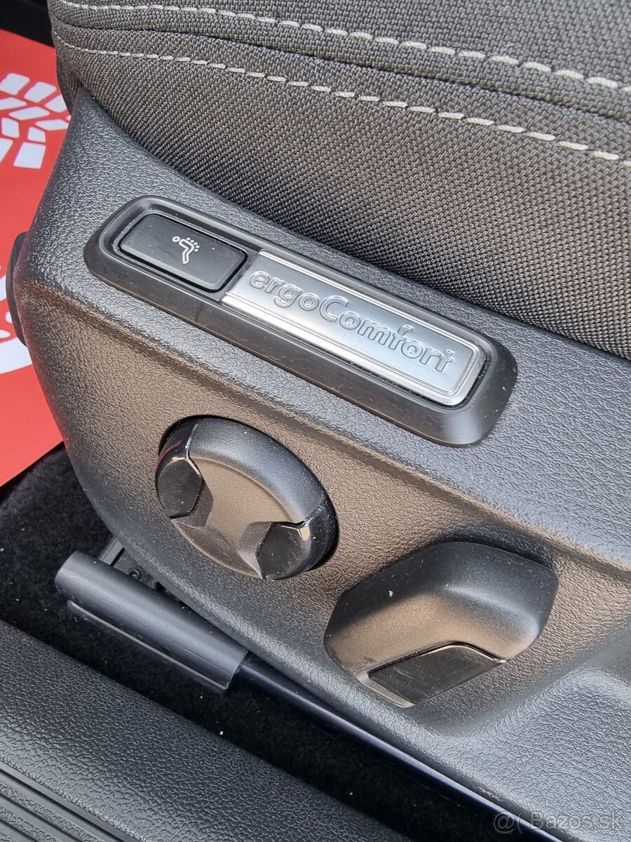 Volkswagen Passat Variant 2.0TDI Elegance DSG za 17.490 € - 7