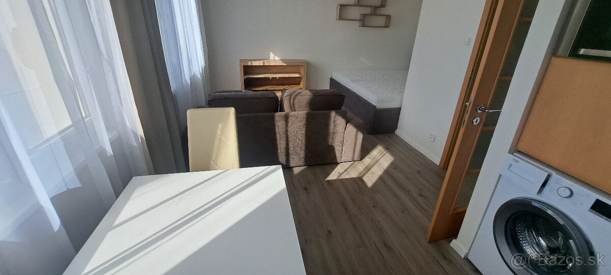 Prenajmem 1 izbový byt Oremburská - Banská Bystrica - 7