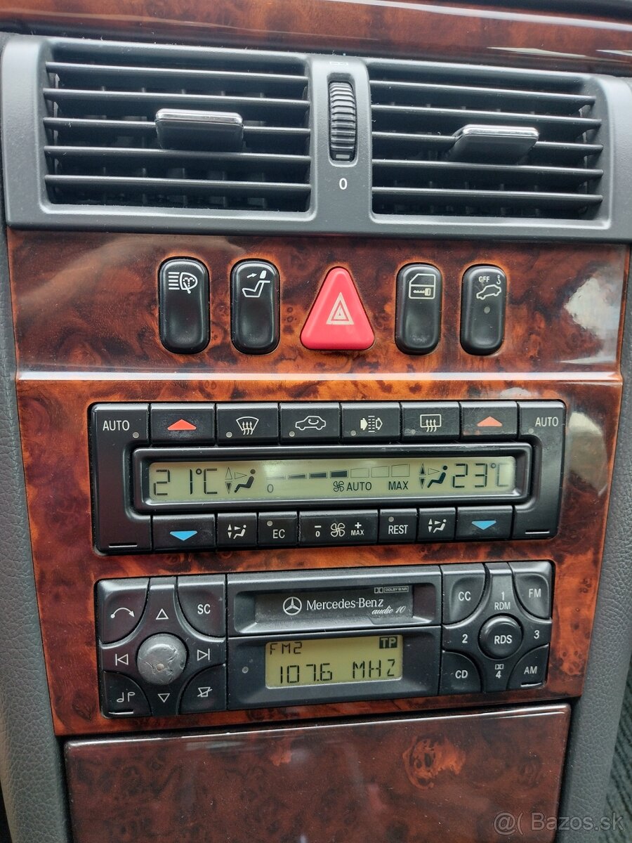 Predám Mercedes Benz E320i 4-Matic automat - 7