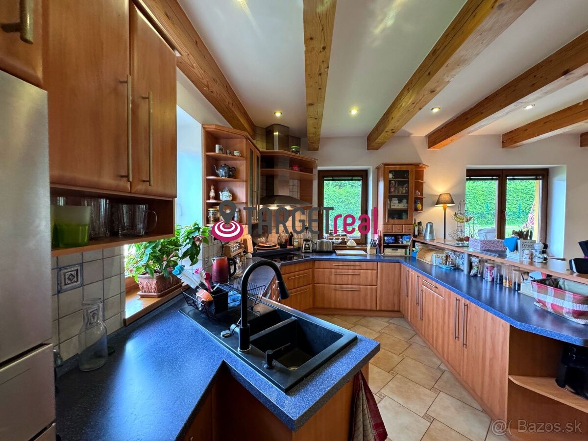 ZNÍŽENÁ CENA: Rodinný dom s nádherným pozemkom 1517 m², Mart - 7