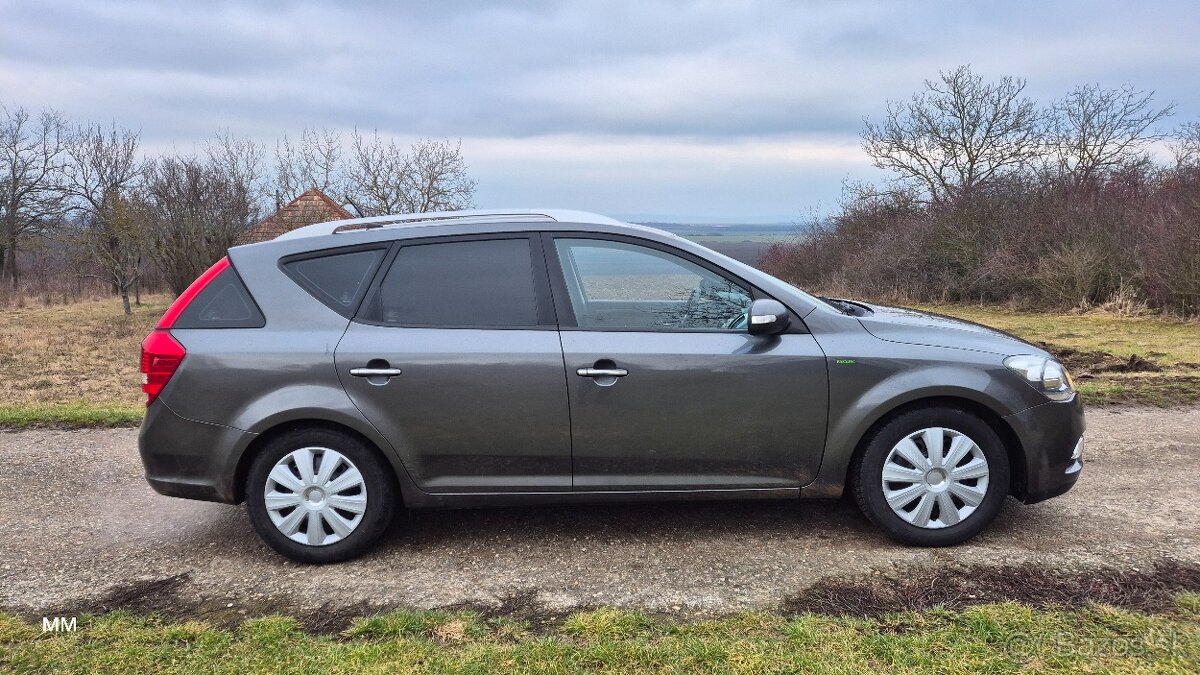 🇰🇷🇸🇰 Kia Ceed combi , 1.6 benzín , manuál, SR auto - 7