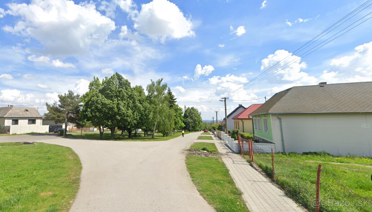 Výhodný veľký stavebný pozemok s výhľadom v obci Kravany - 7