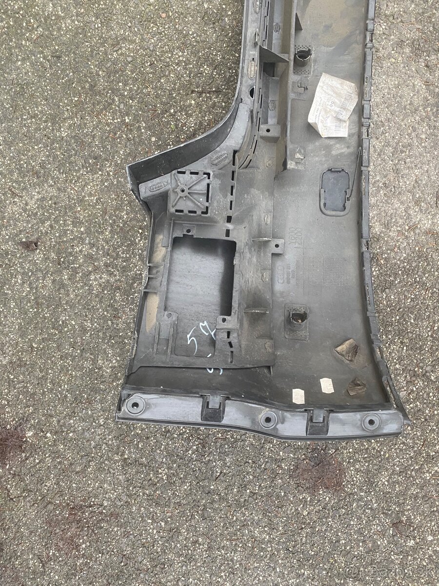 Audi A8 zadny naraznik - 7